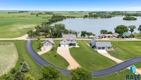 Photo of 101 Lakeview Dr, Hurley, SD 57036 (MLS # 22604518)