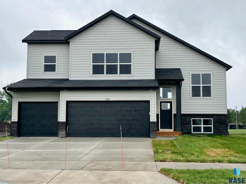 Photo of 925 Estate St, Harrisburg, SD 57032 (MLS # 22606141)