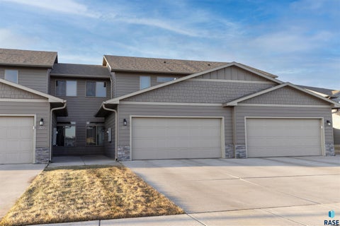 Homes For Sale - 227 E Ivy Road<br/> Tea, SD 57064