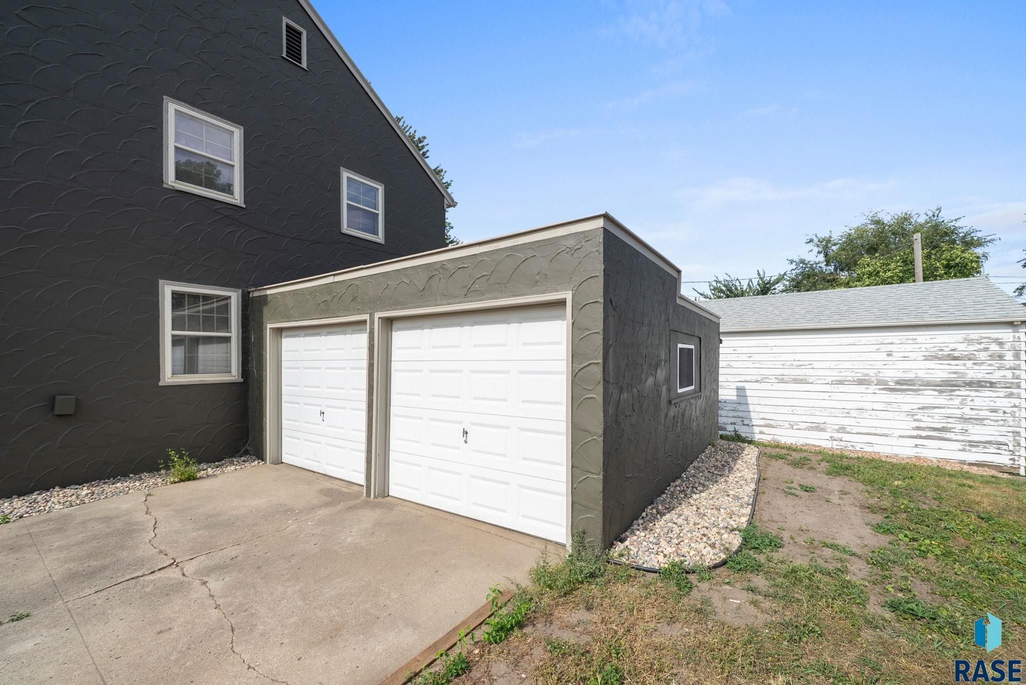 Sioux Falls, South Dakota 57104, United States, 3 Bedrooms Bedrooms, ,2 BathroomsBathrooms,Residential,Active,231252