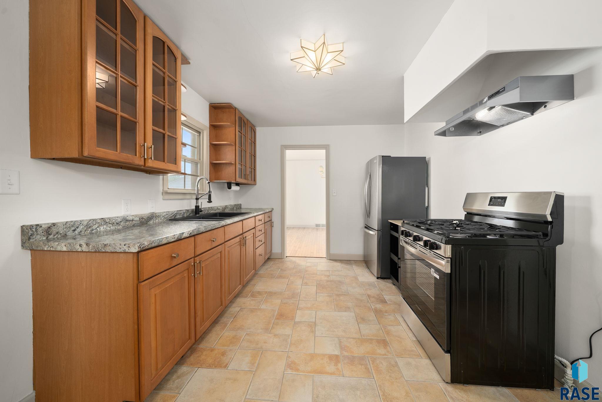 Sioux Falls, South Dakota 57104, United States, 3 Bedrooms Bedrooms, ,2 BathroomsBathrooms,Residential,Active,231252