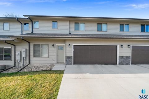 Photo of 3523 E Siasconset Pl, Sioux Falls, SD 57108 (MLS # 22602607)