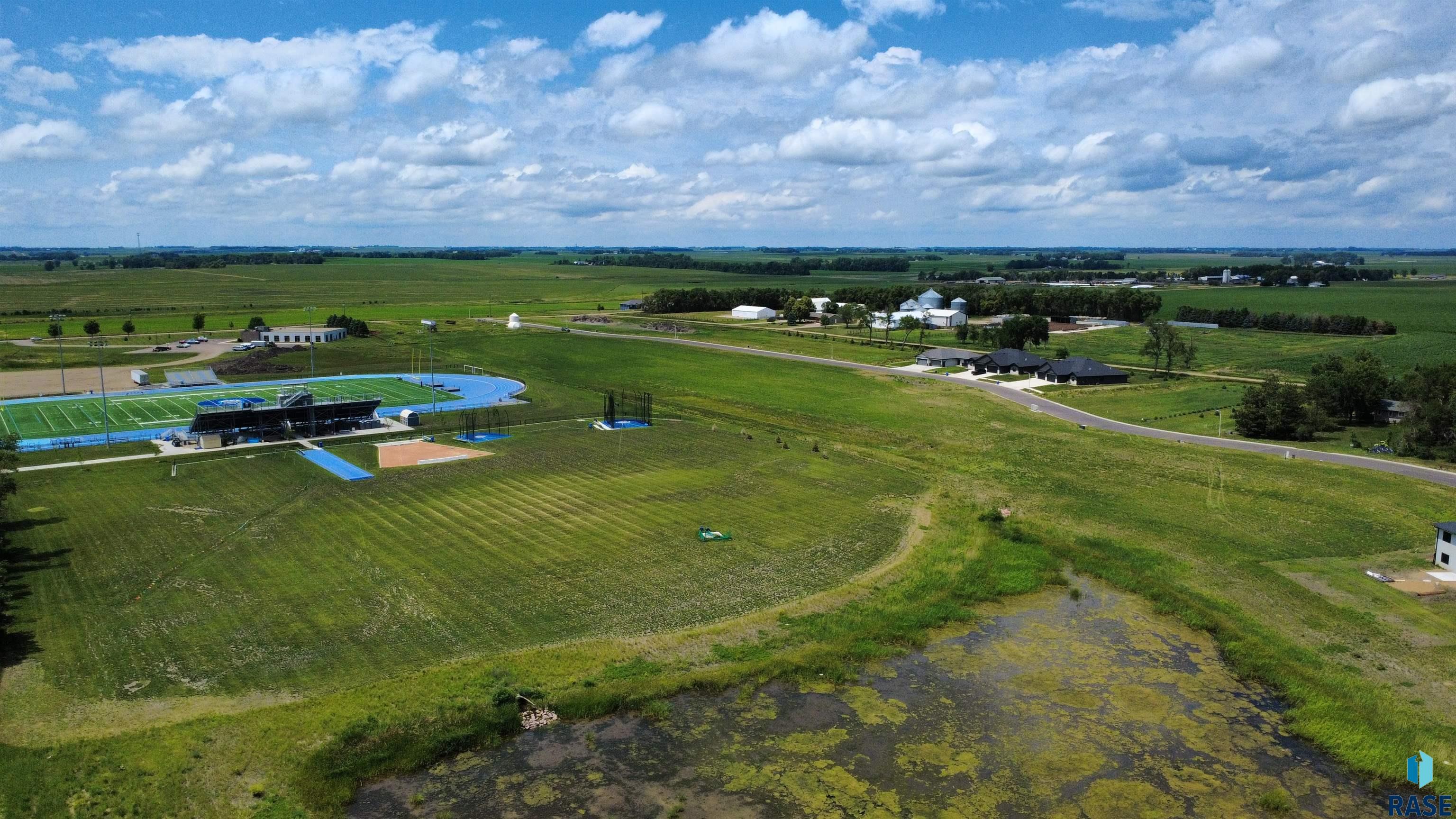 Photo 1 of 17 — 907 Harter Dr, Madison, SD 57042