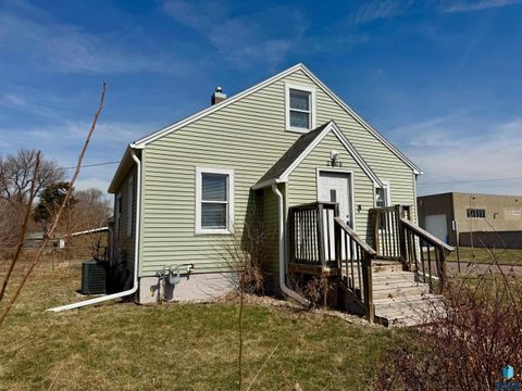Photo of 2000 W Madison St, Sioux Falls, SD 57104 (MLS # 22600706)
