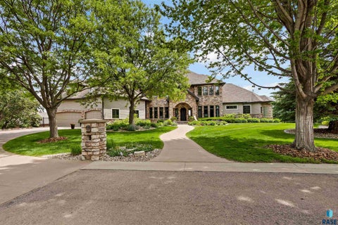 Homes For Sale - 5100 S Sweetwater Place<br/> Sioux Falls, SD 57108