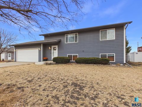 Homes For Sale - 402 W Beck Street<br/> Worthing, SD 57077