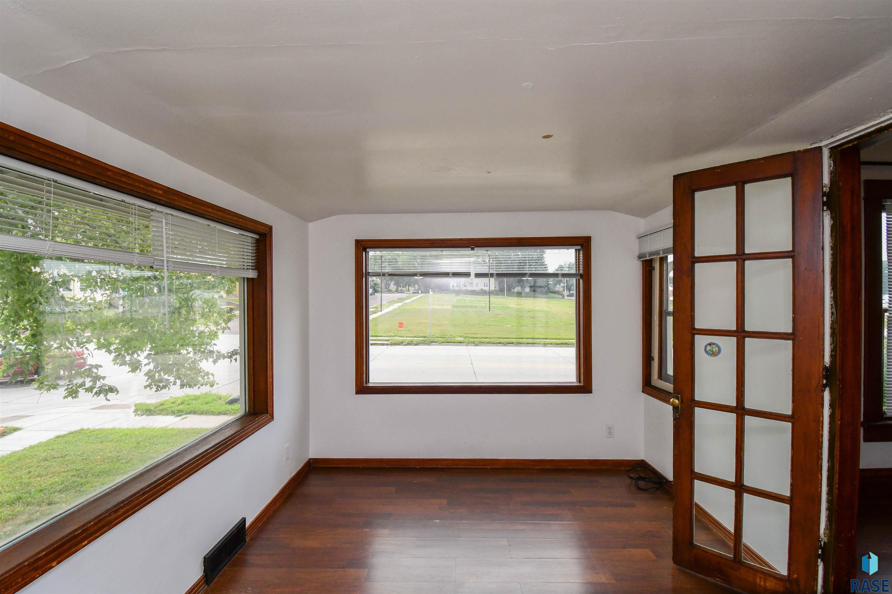 Sioux Falls, South Dakota 57104, United States, 3 Bedrooms Bedrooms, ,2 BathroomsBathrooms,Residential,Active,201350