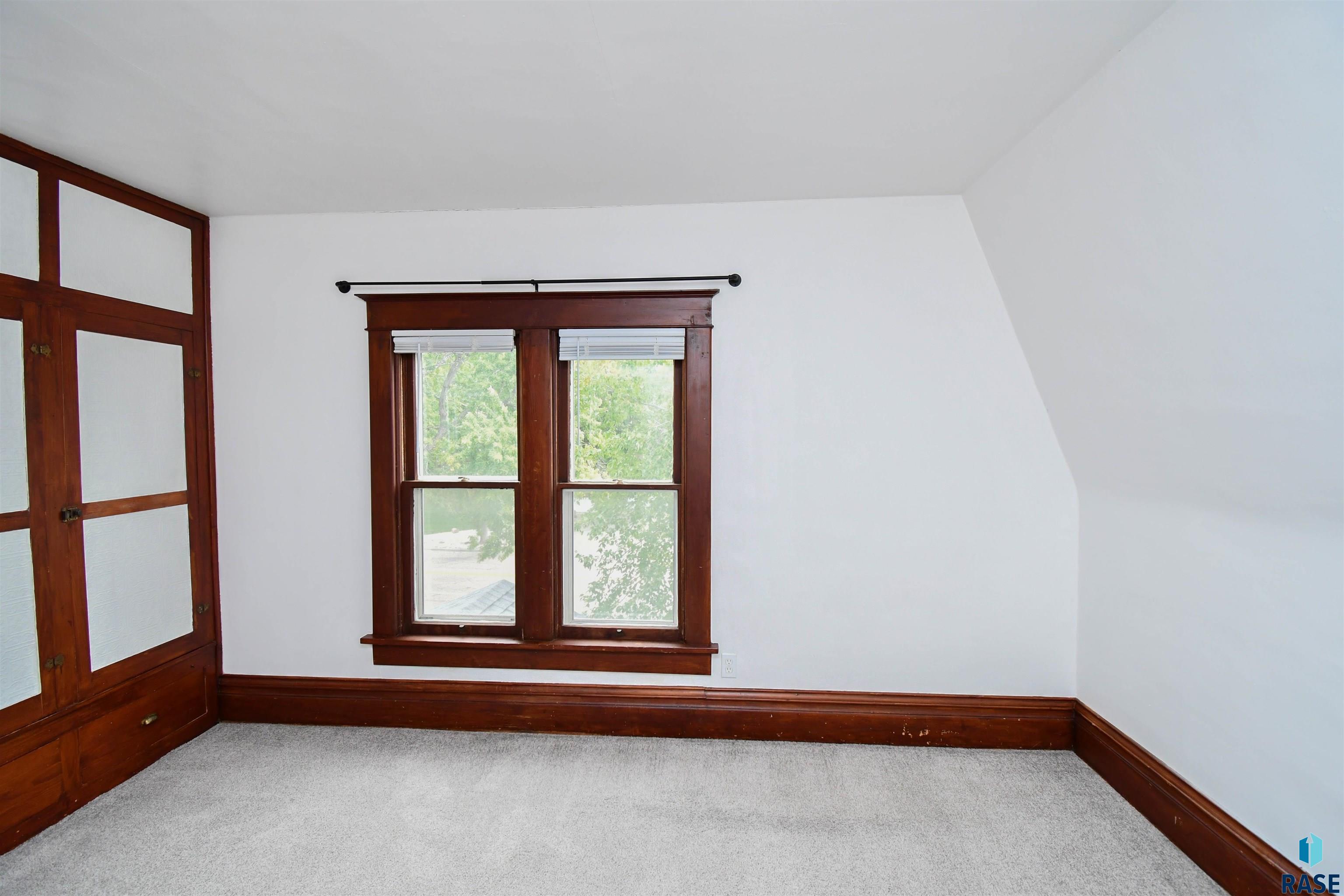 Sioux Falls, South Dakota 57104, United States, 3 Bedrooms Bedrooms, ,2 BathroomsBathrooms,Residential,Active,201350