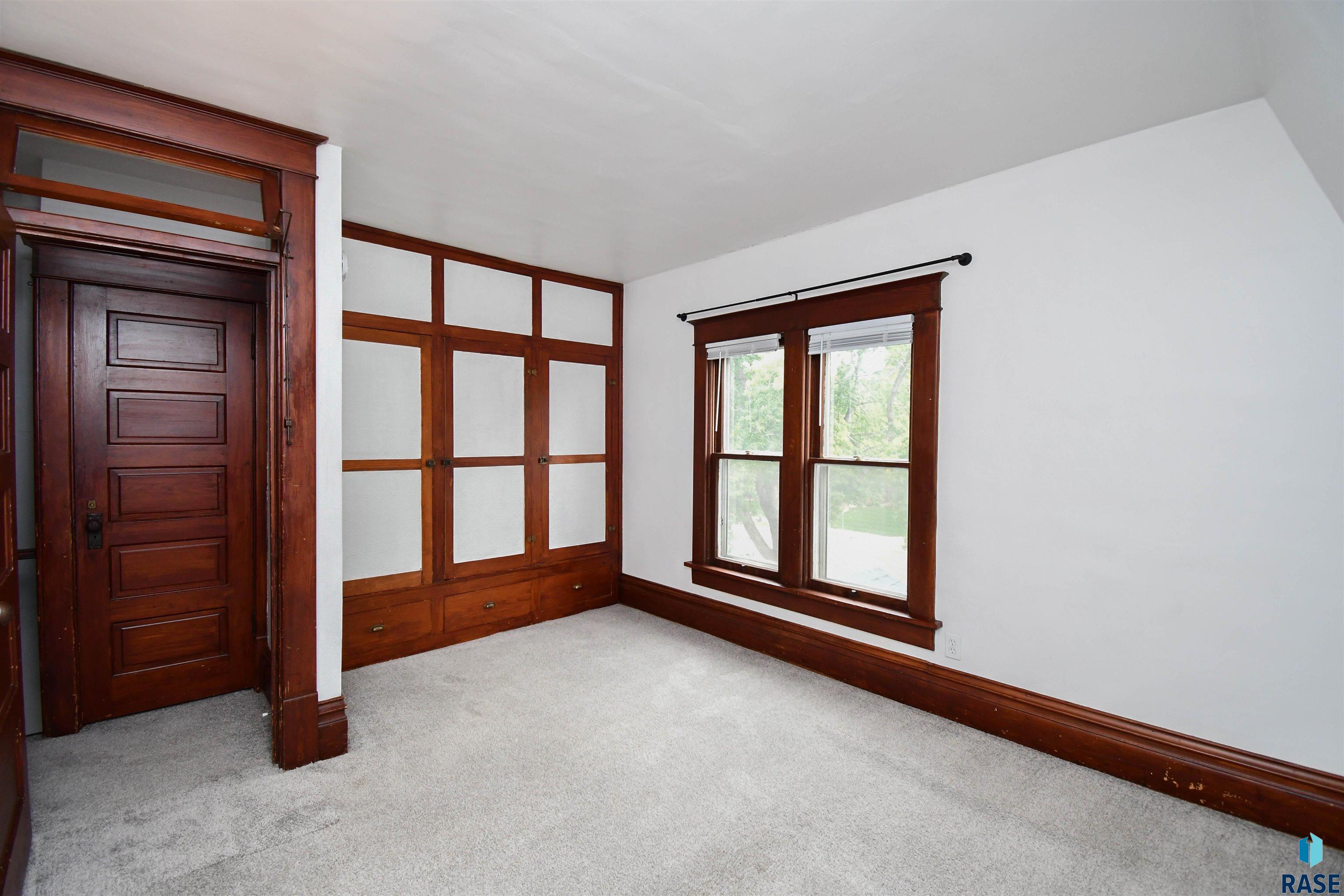 Sioux Falls, South Dakota 57104, United States, 3 Bedrooms Bedrooms, ,2 BathroomsBathrooms,Residential,Active,201350