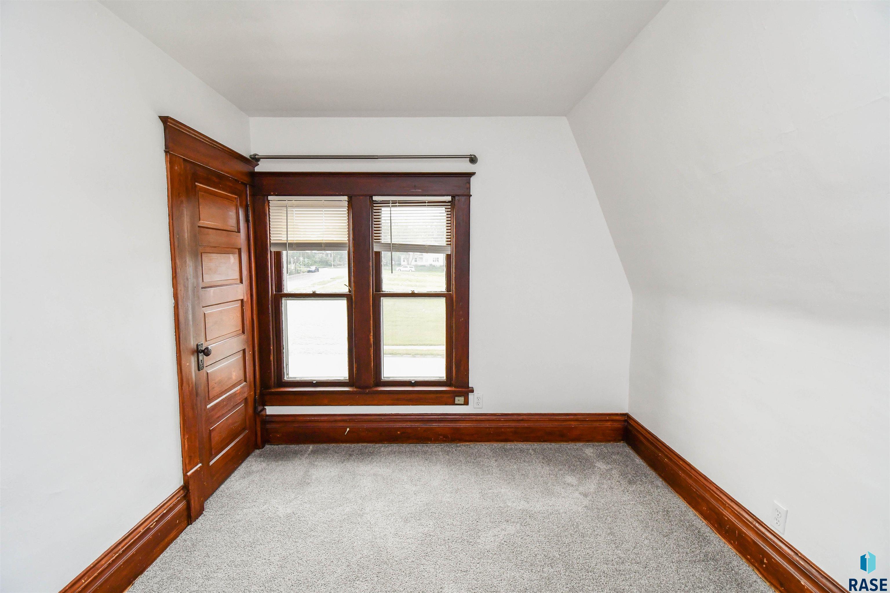 Sioux Falls, South Dakota 57104, United States, 3 Bedrooms Bedrooms, ,2 BathroomsBathrooms,Residential,Active,201350