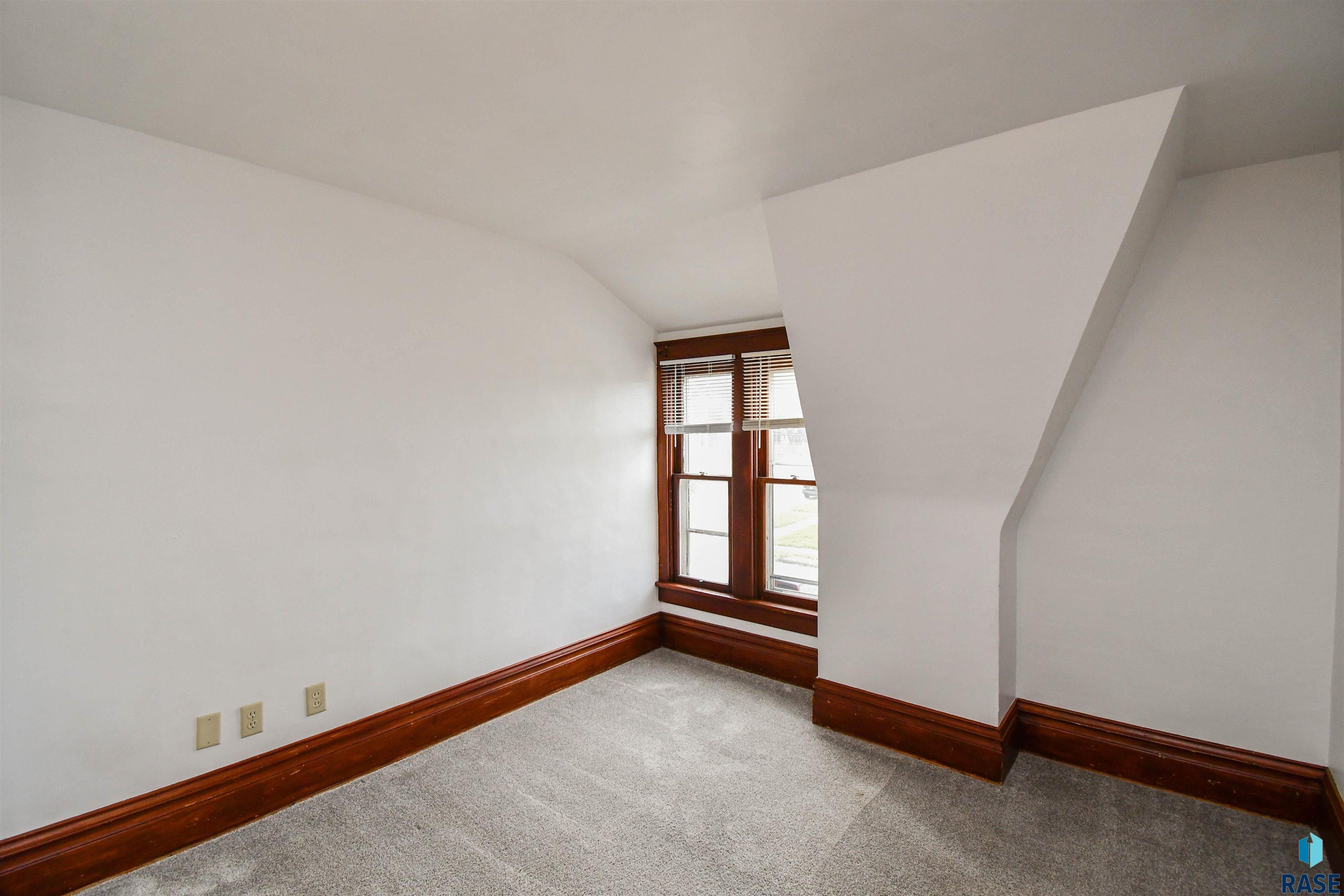 Sioux Falls, South Dakota 57104, United States, 3 Bedrooms Bedrooms, ,2 BathroomsBathrooms,Residential,Active,201350