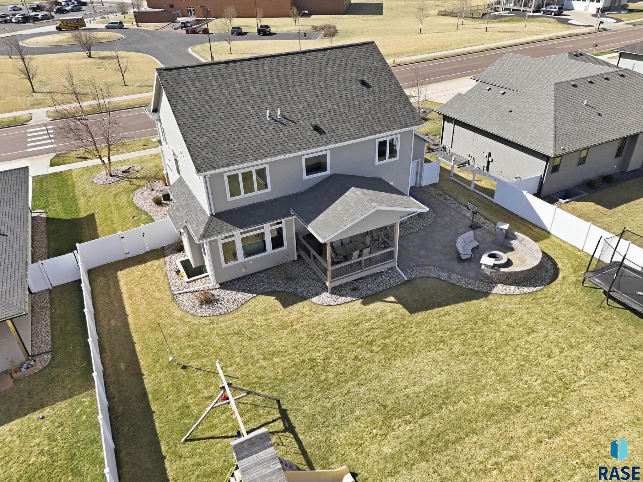 2504 W 95th St