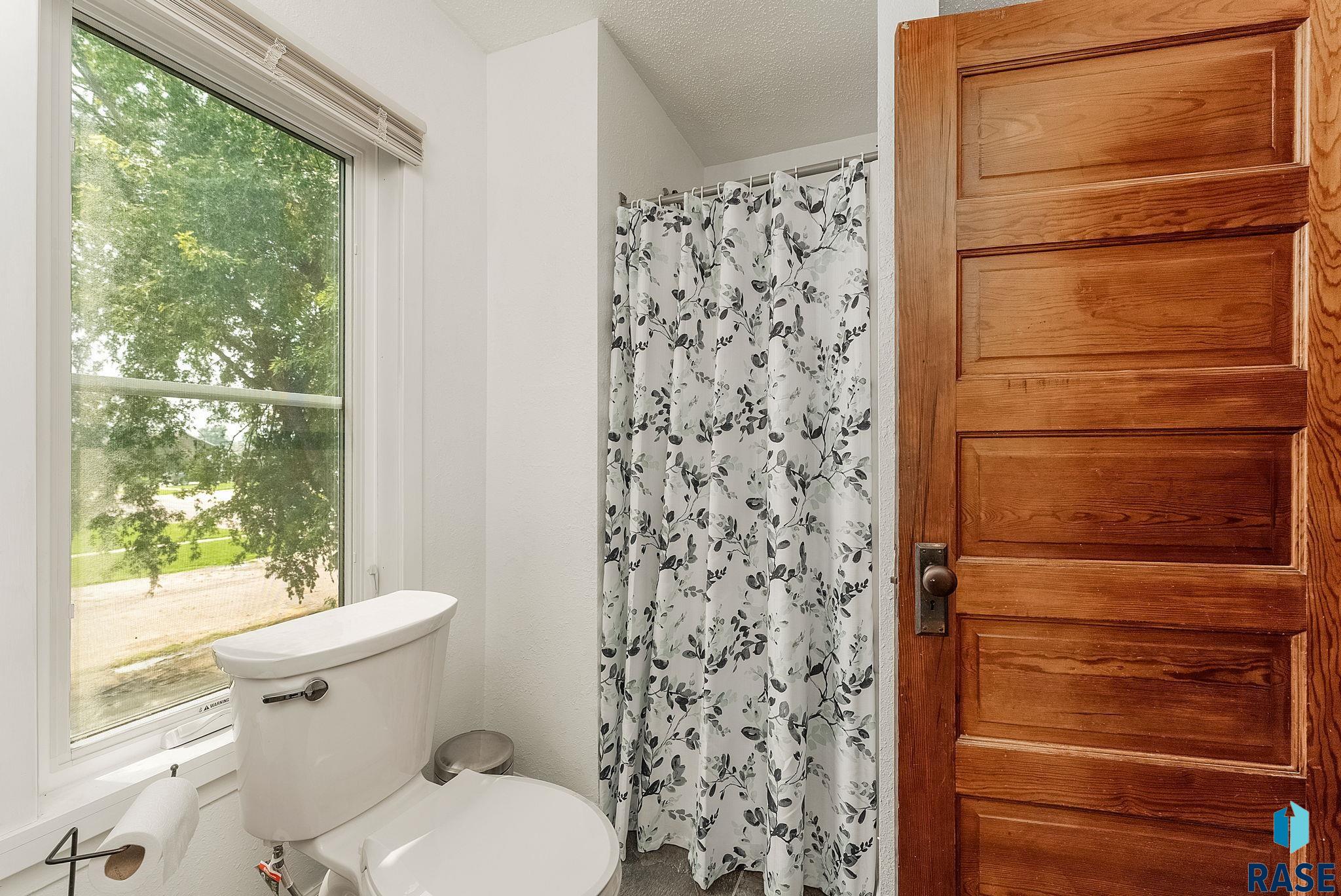 Centerville, South Dakota 57014, United States, 3 Bedrooms Bedrooms, ,2 BathroomsBathrooms,Residential,Active,242892