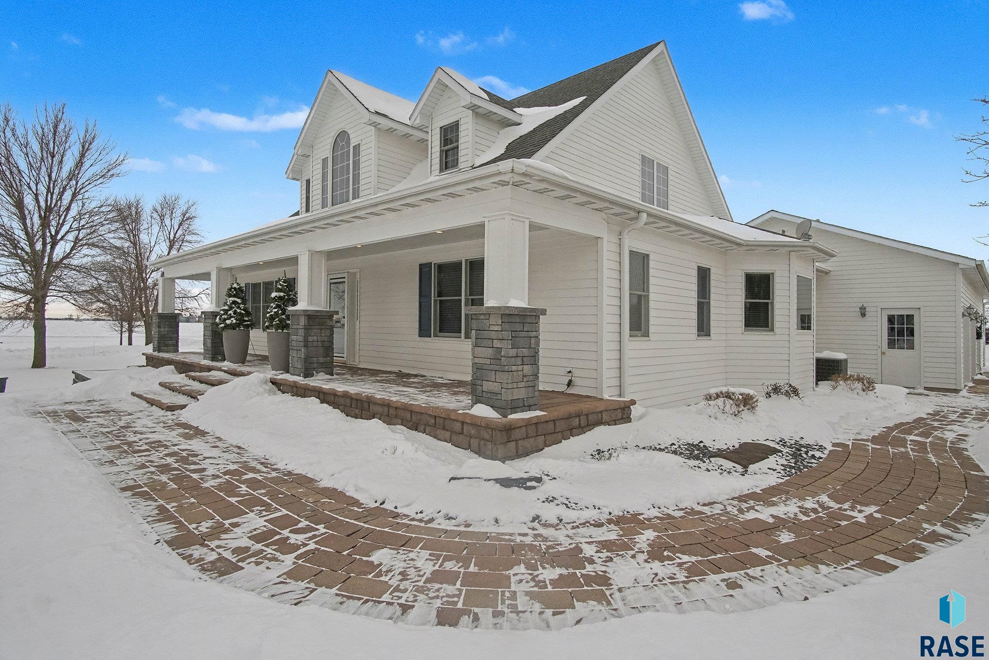 Sioux Falls, South Dakota 57106, United States, 4 Bedrooms Bedrooms, ,4 BathroomsBathrooms,Residential,Pending,254218