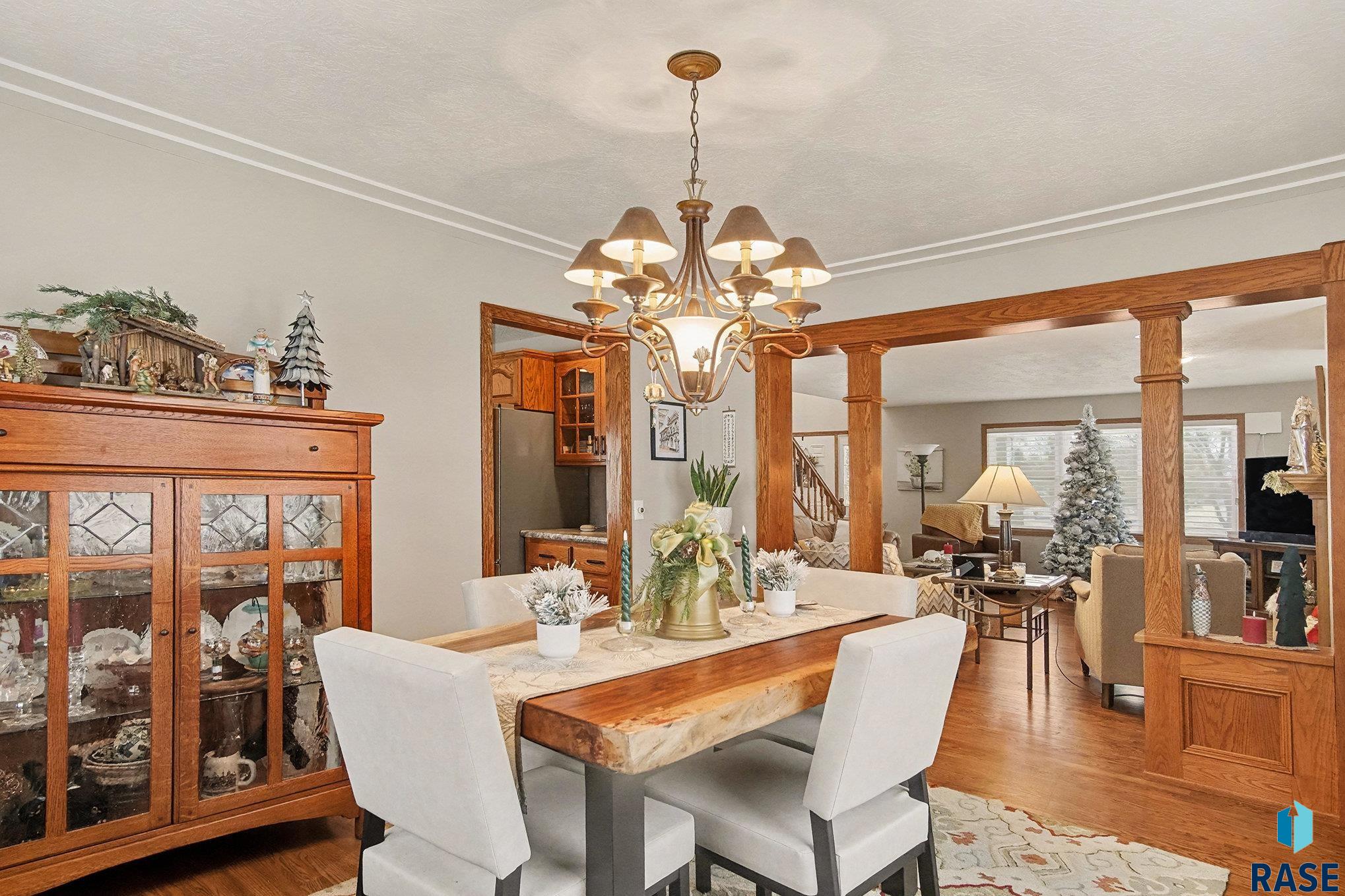 Sioux Falls, South Dakota 57106, United States, 4 Bedrooms Bedrooms, ,4 BathroomsBathrooms,Residential,Pending,254218