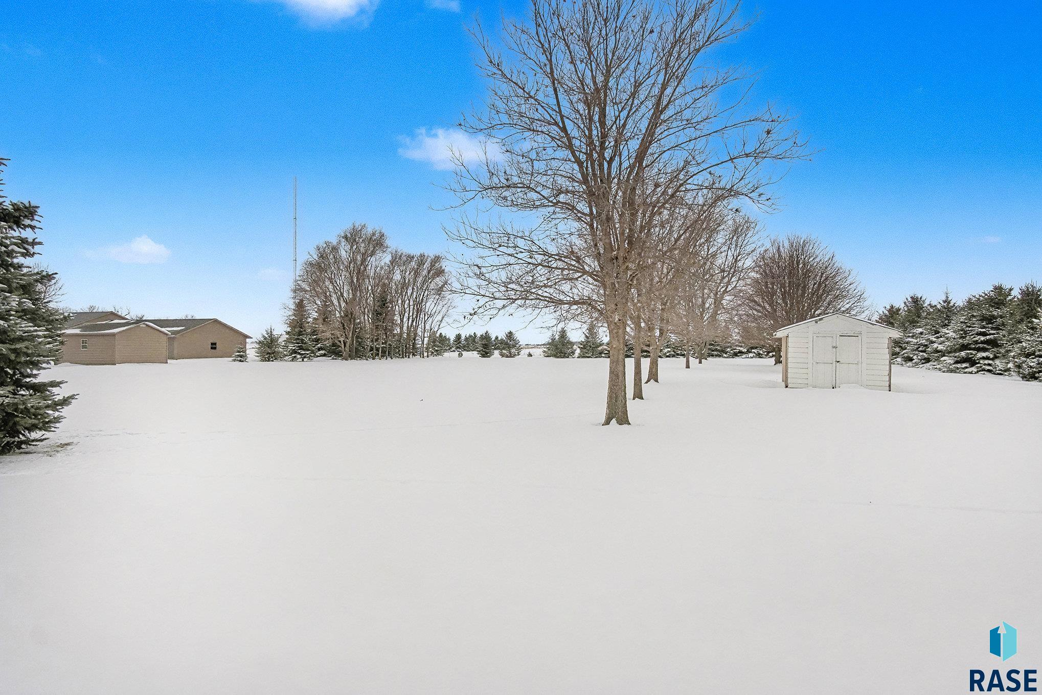 Sioux Falls, South Dakota 57106, United States, 4 Bedrooms Bedrooms, ,4 BathroomsBathrooms,Residential,Pending,254218