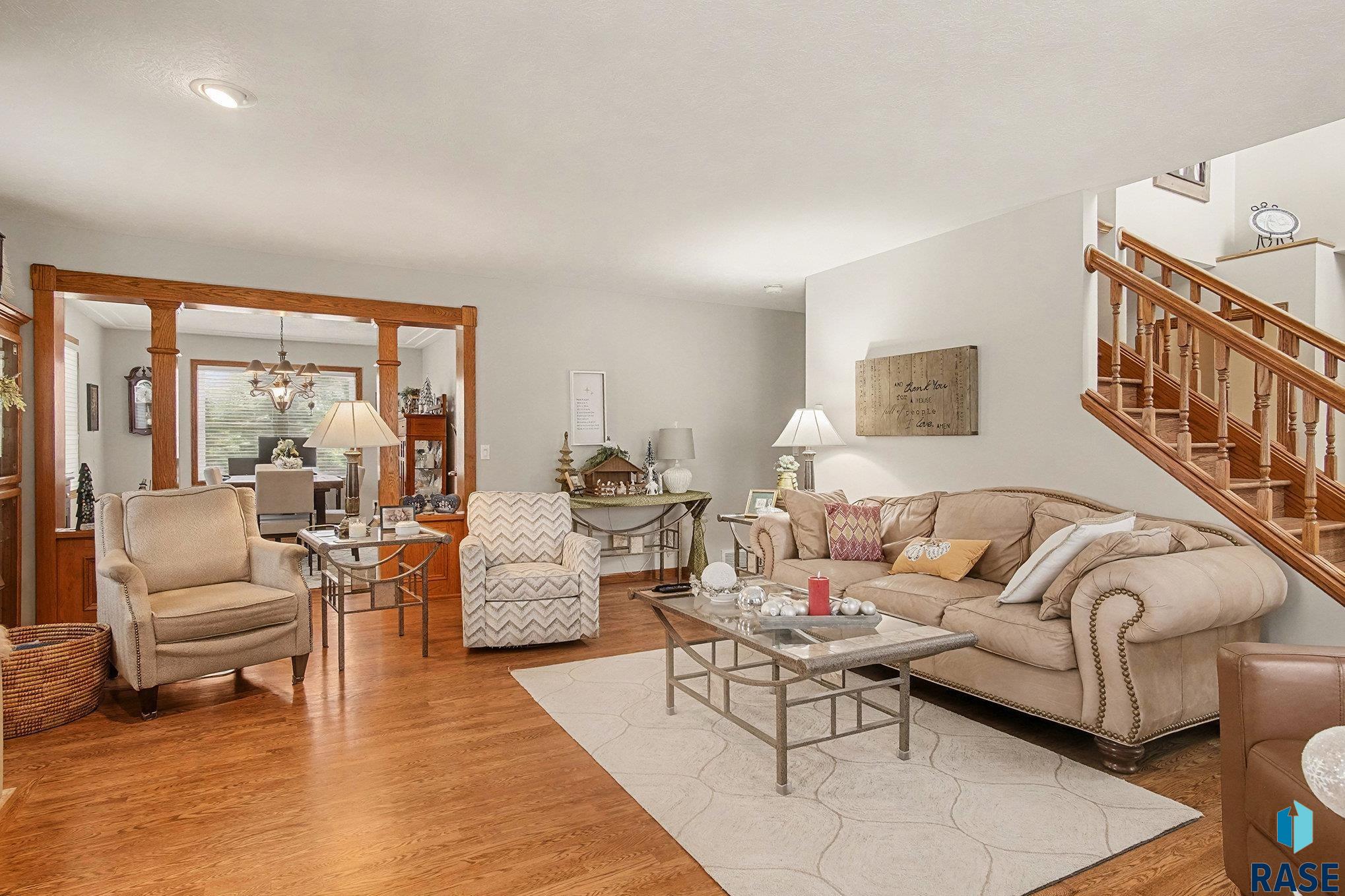 Sioux Falls, South Dakota 57106, United States, 4 Bedrooms Bedrooms, ,4 BathroomsBathrooms,Residential,Pending,254218