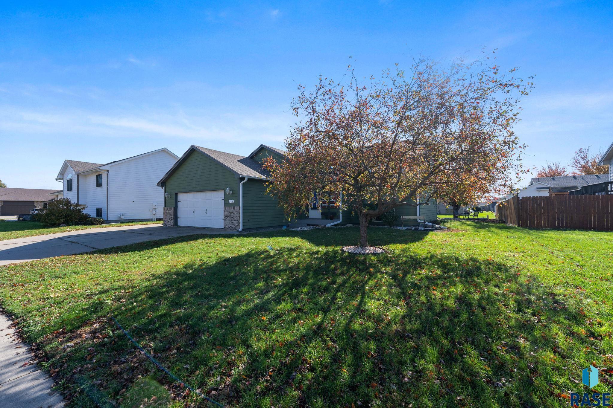 315 W 5th St