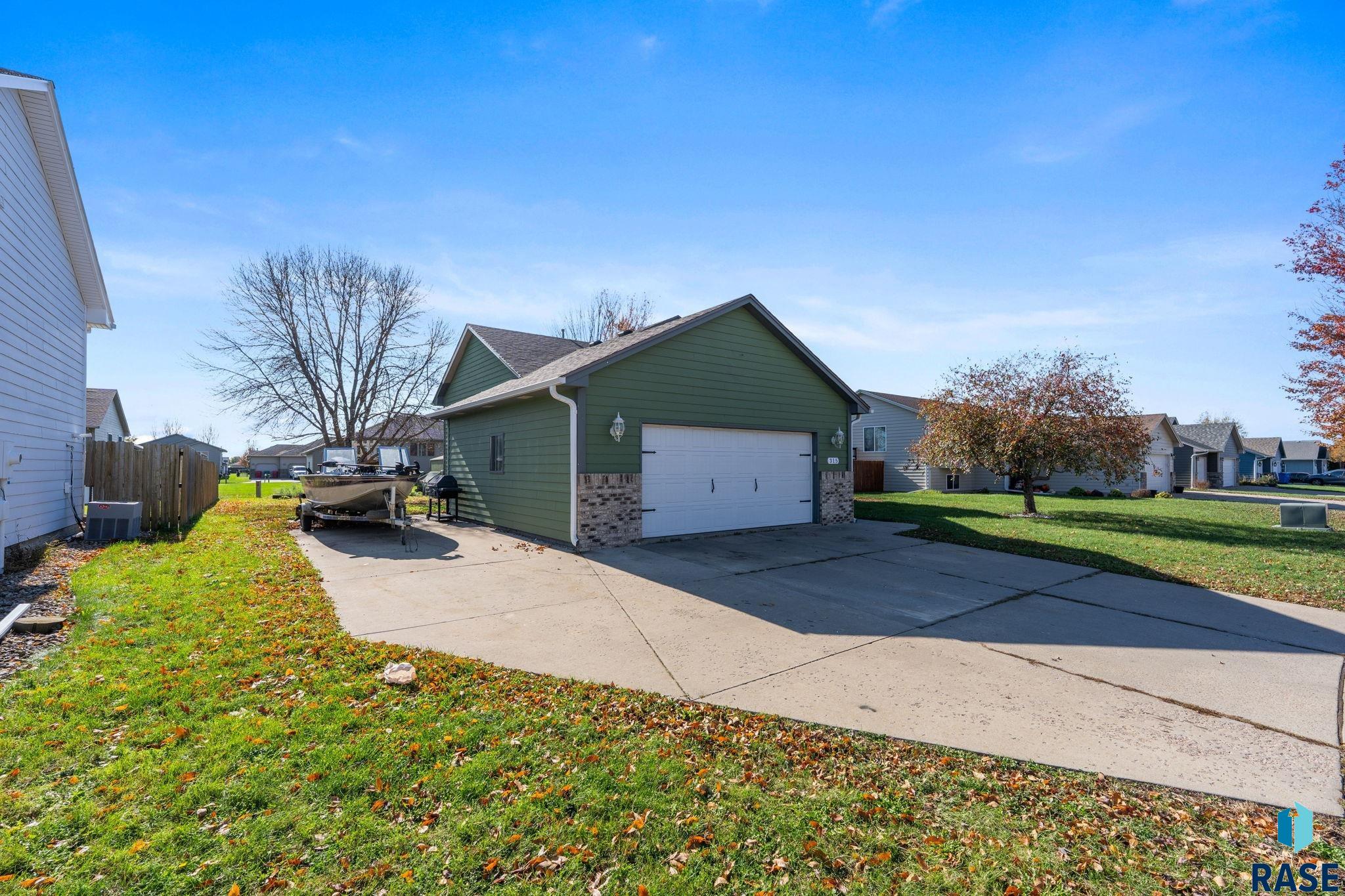 315 W 5th St