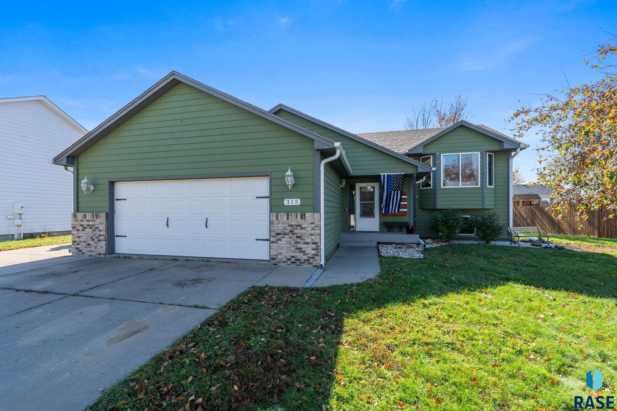 315 W 5th St