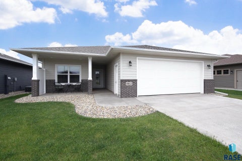 Homes For Sale - 8812 W Windmill Ridge Street<br/> Minnehaha County, Sioux Falls, SD 57106