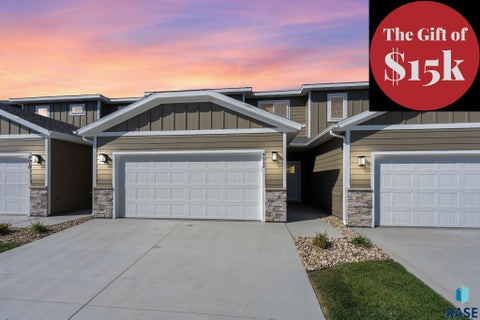 Townhouse For Sale - 4612 E Whisper Ridge Place<br/> Sioux Falls, SD 57108