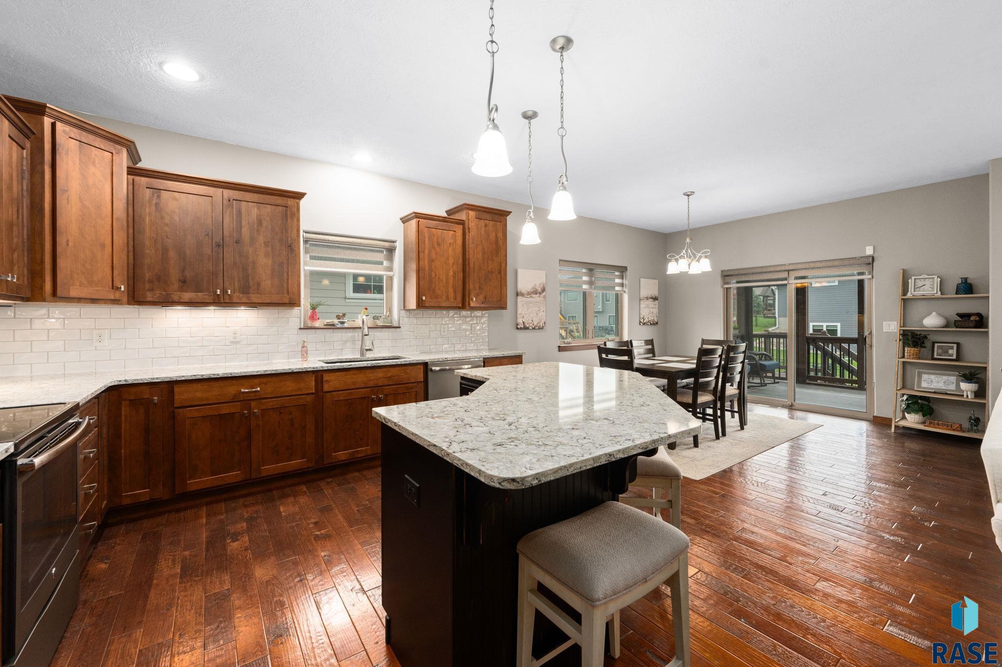 317 S Dockside Cir