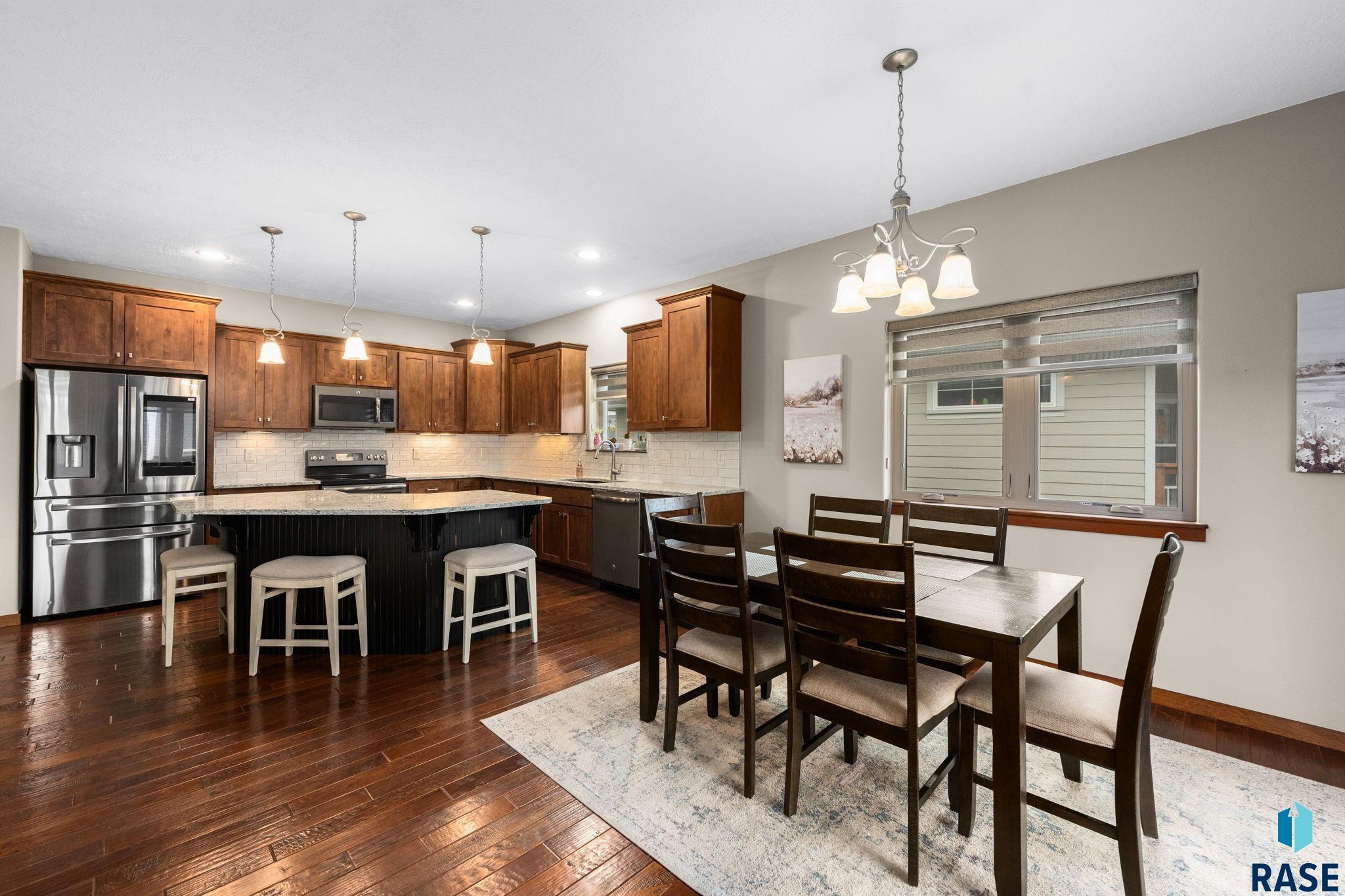 317 S Dockside Cir