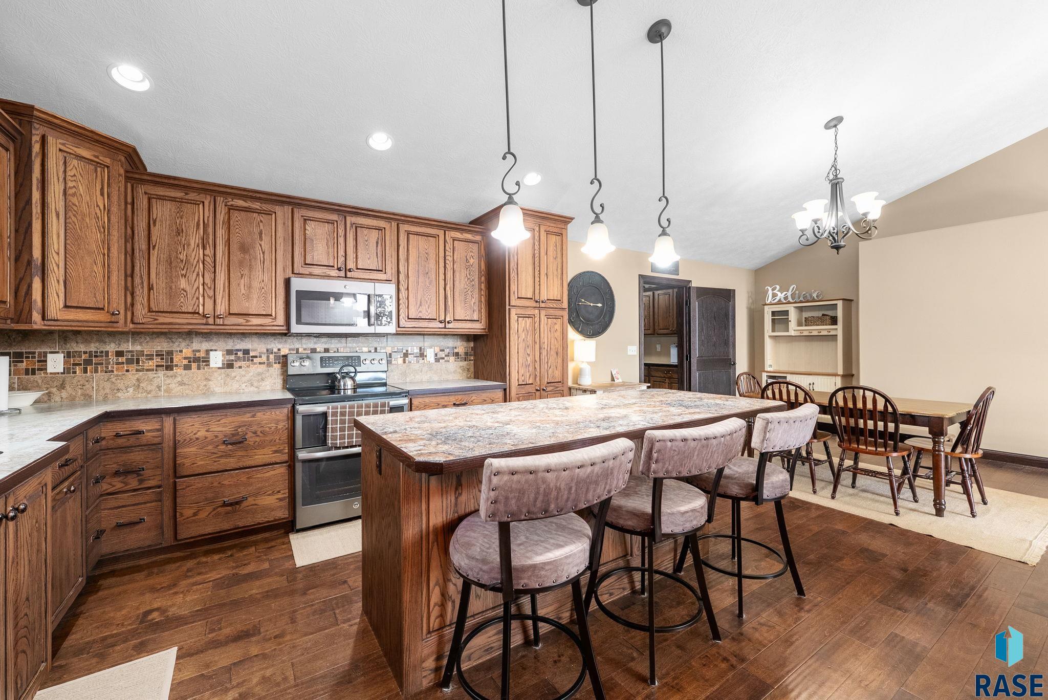 6463 Christiansen Ln