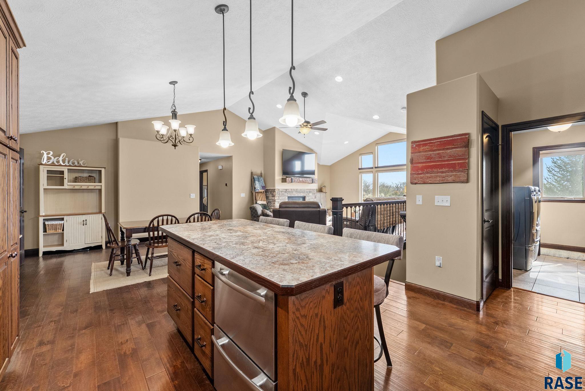 6463 Christiansen Ln