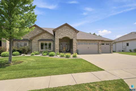 Townhouse For Sale - 7406 S Grand Arbor Court<br/> Sioux Falls, SD 57108