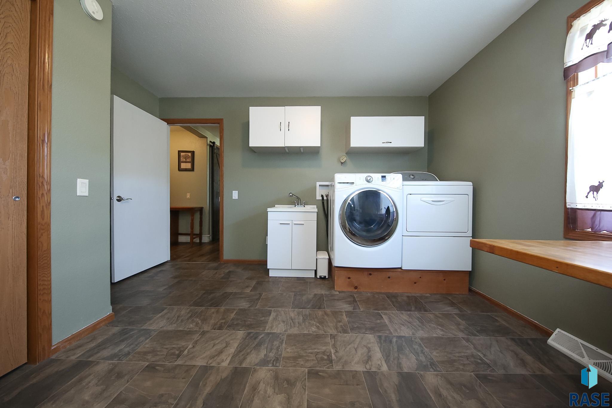 Colman, South Dakota 57017, United States, 4 Bedrooms Bedrooms, ,3 BathroomsBathrooms,Residential,Active,201749