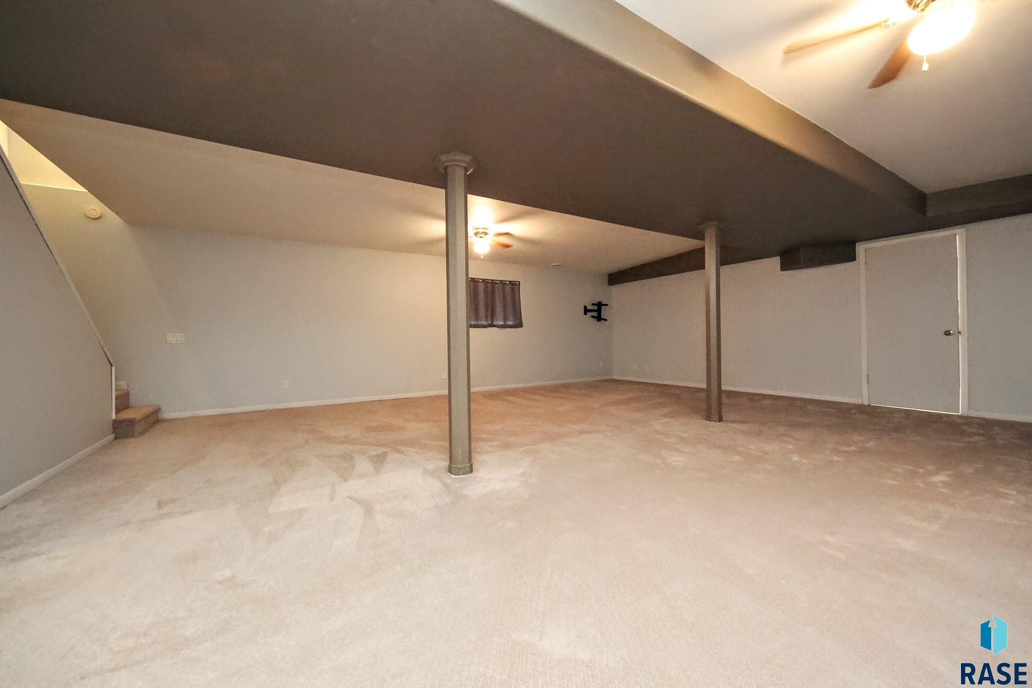 Colman, South Dakota 57017, United States, 4 Bedrooms Bedrooms, ,3 BathroomsBathrooms,Residential,Active,201749