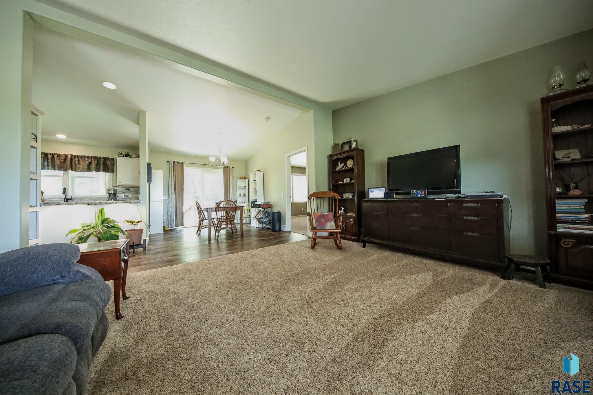 Colman, South Dakota 57017, United States, 4 Bedrooms Bedrooms, ,3 BathroomsBathrooms,Residential,Active,201749