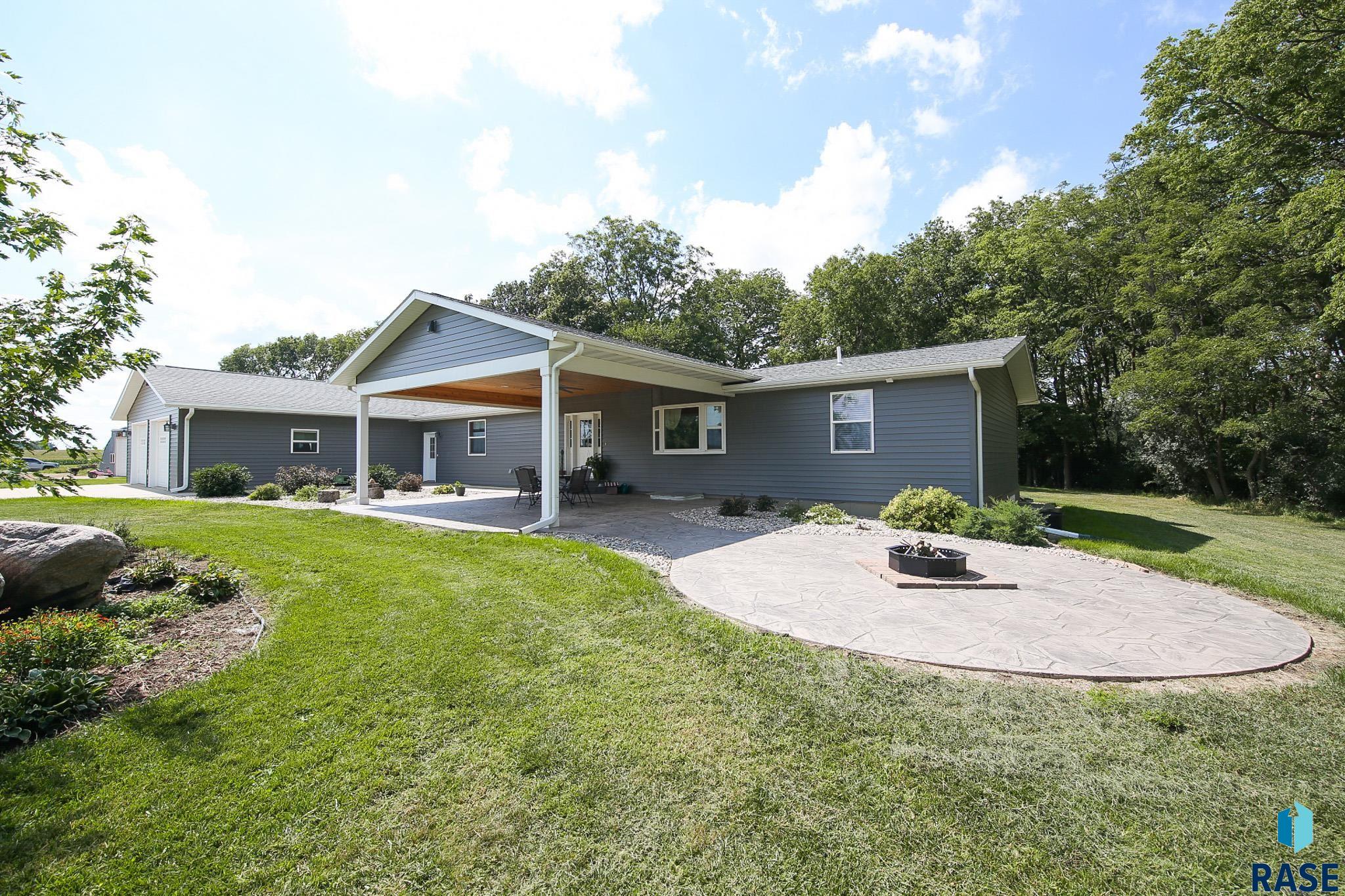 Colman, South Dakota 57017, United States, 4 Bedrooms Bedrooms, ,3 BathroomsBathrooms,Residential,Active,201749