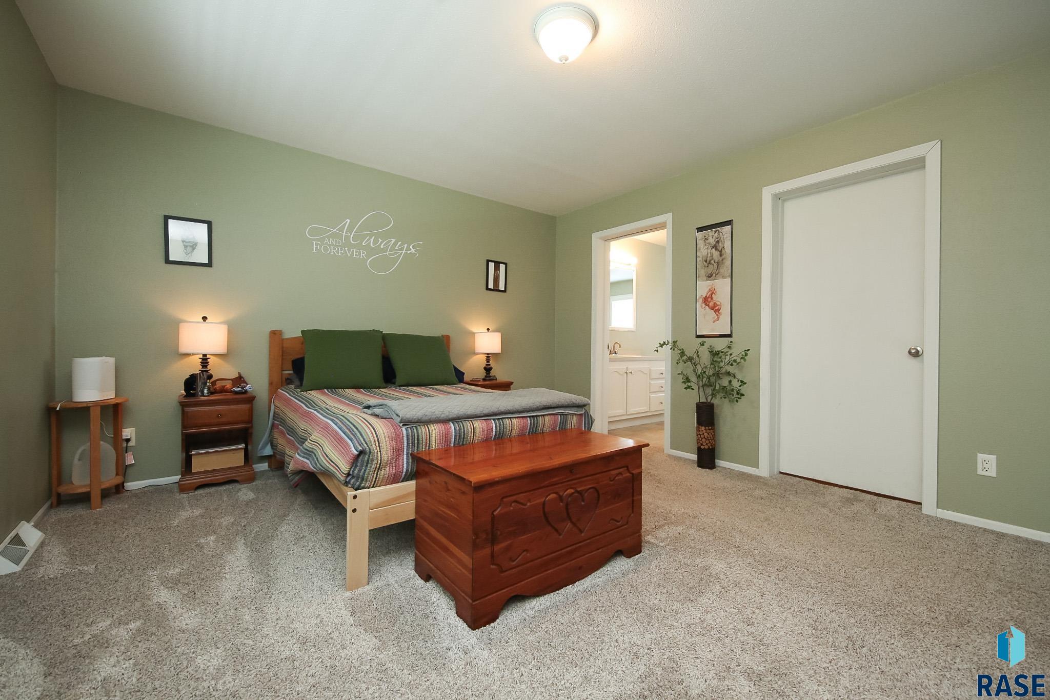 Colman, South Dakota 57017, United States, 4 Bedrooms Bedrooms, ,3 BathroomsBathrooms,Residential,Active,201749