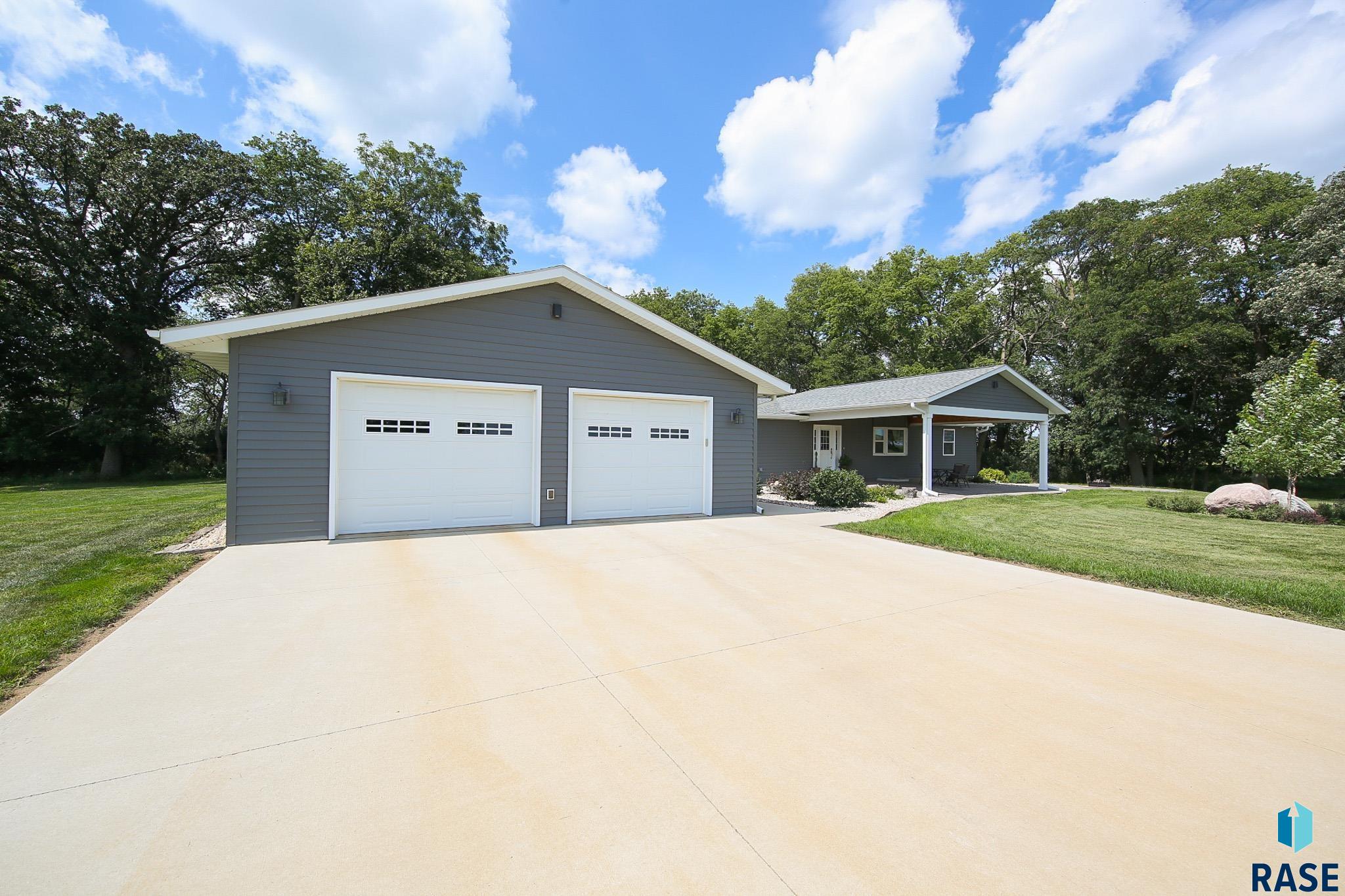 Colman, South Dakota 57017, United States, 4 Bedrooms Bedrooms, ,3 BathroomsBathrooms,Residential,Active,201749