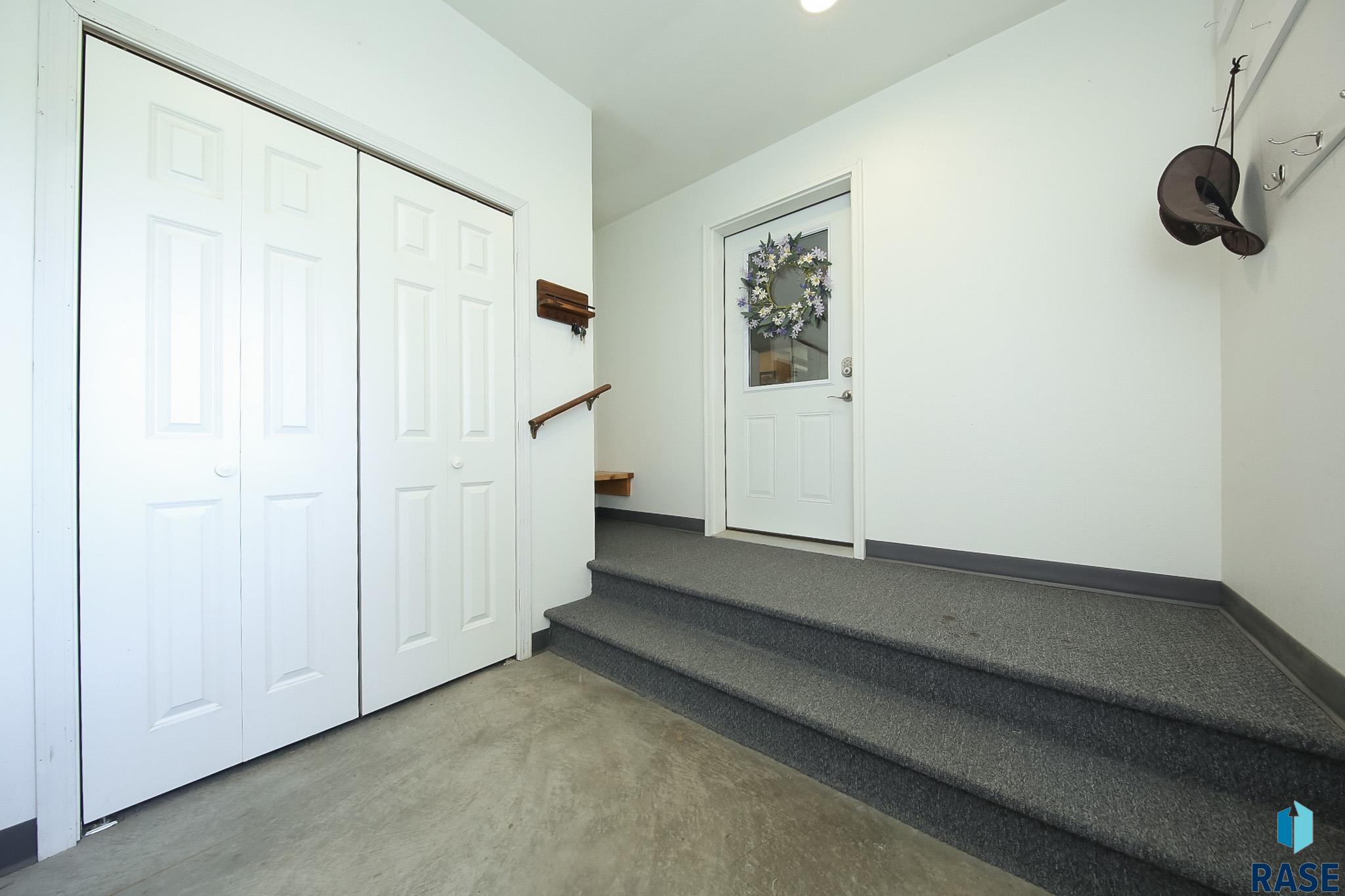 Colman, South Dakota 57017, United States, 4 Bedrooms Bedrooms, ,3 BathroomsBathrooms,Residential,Active,201749