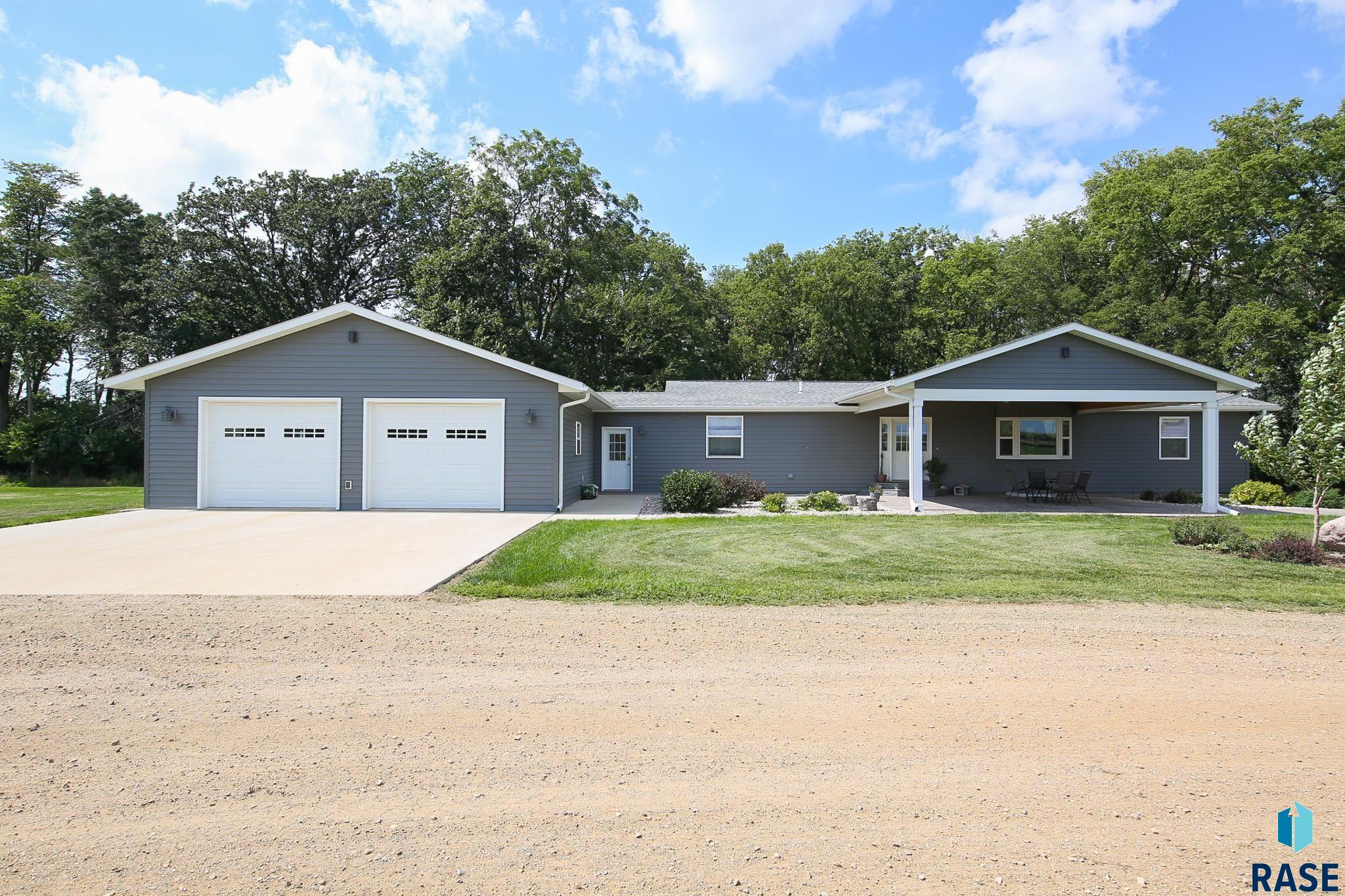 Colman, South Dakota 57017, United States, 4 Bedrooms Bedrooms, ,3 BathroomsBathrooms,Residential,Active,201749