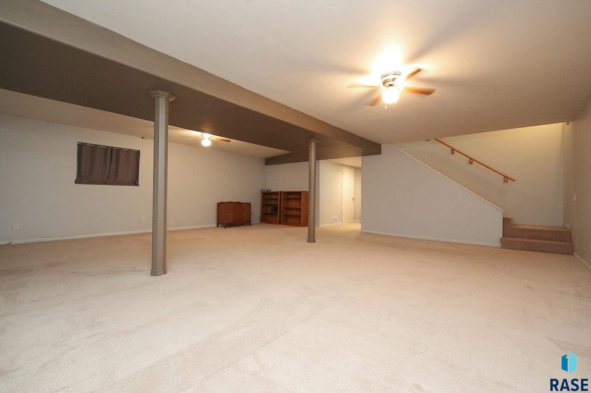 Colman, South Dakota 57017, United States, 4 Bedrooms Bedrooms, ,3 BathroomsBathrooms,Residential,Active,201749