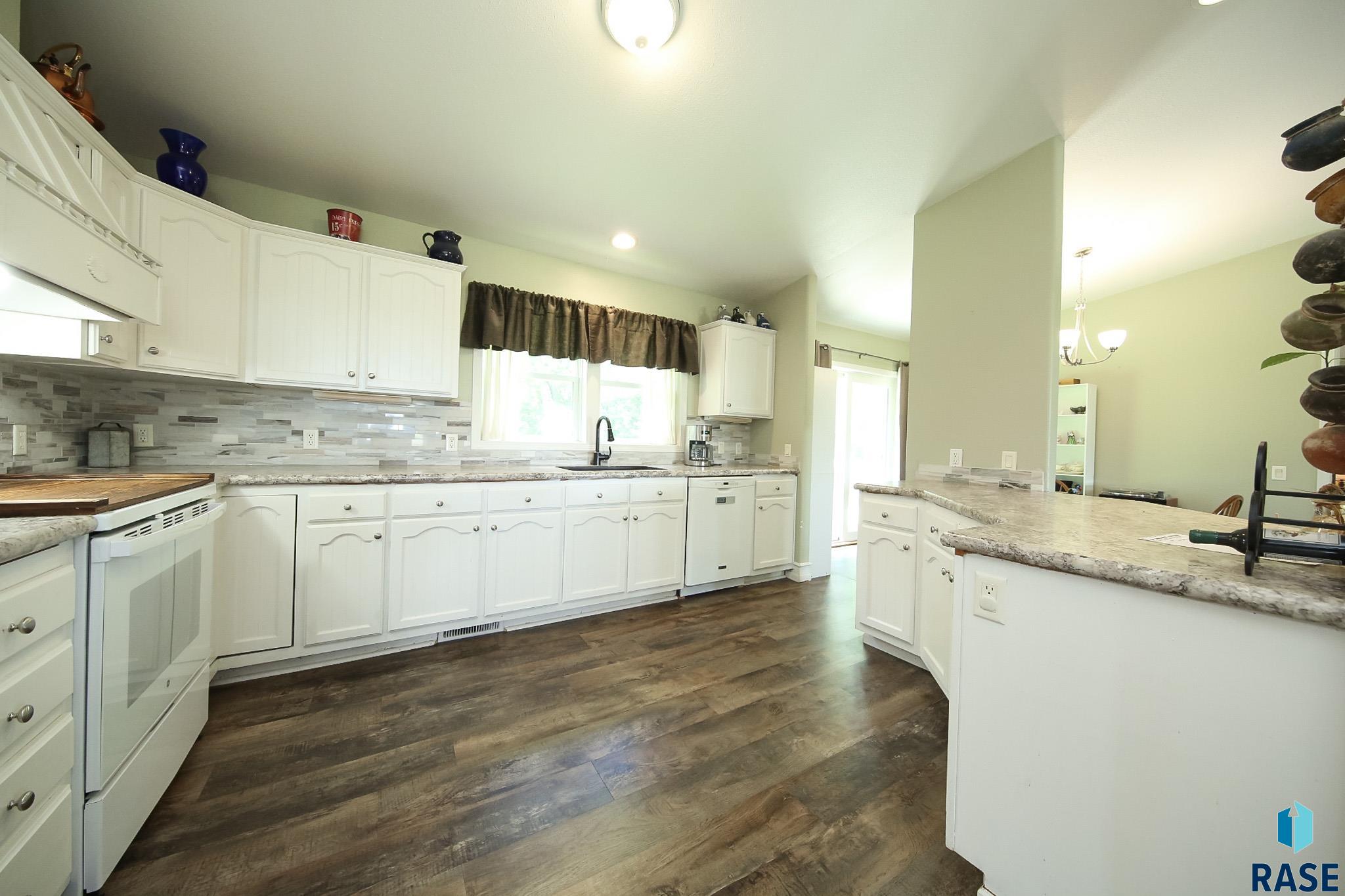 Colman, South Dakota 57017, United States, 4 Bedrooms Bedrooms, ,3 BathroomsBathrooms,Residential,Active,201749