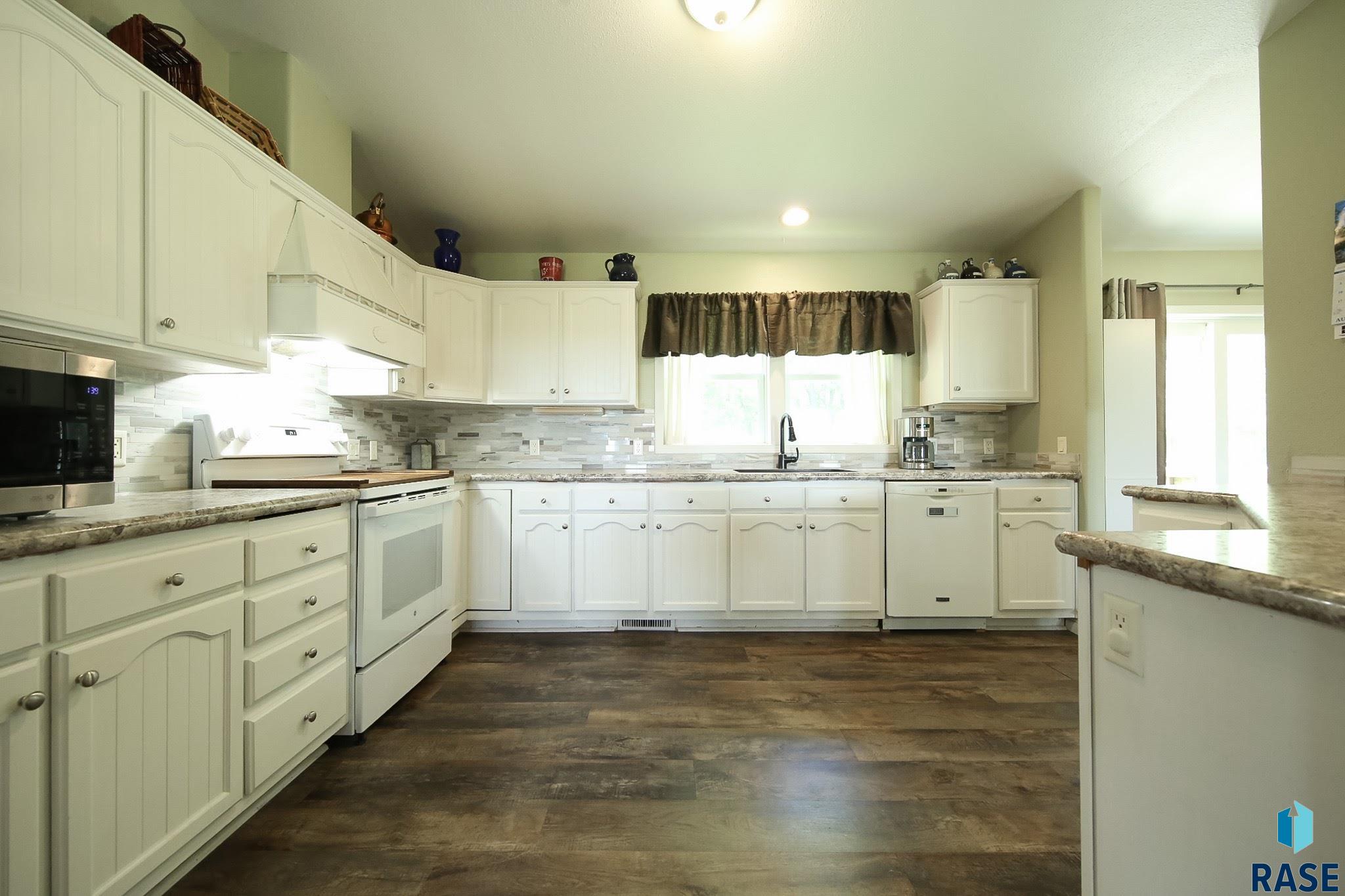 Colman, South Dakota 57017, United States, 4 Bedrooms Bedrooms, ,3 BathroomsBathrooms,Residential,Active,201749