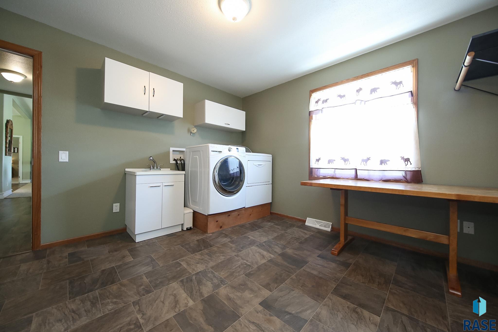 Colman, South Dakota 57017, United States, 4 Bedrooms Bedrooms, ,3 BathroomsBathrooms,Residential,Active,201749