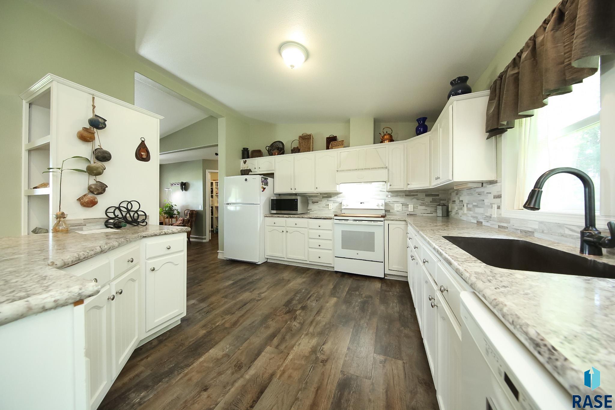 Colman, South Dakota 57017, United States, 4 Bedrooms Bedrooms, ,3 BathroomsBathrooms,Residential,Active,201749