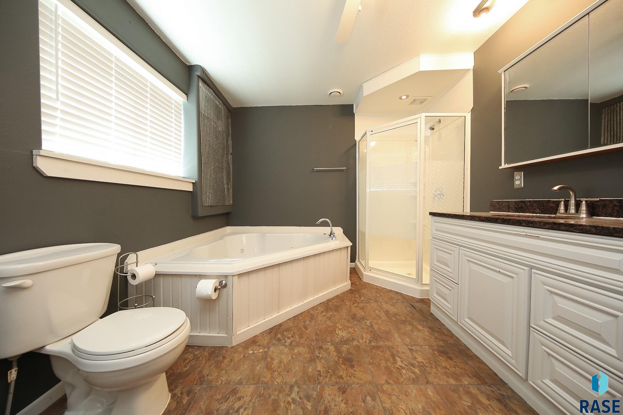 Colman, South Dakota 57017, United States, 4 Bedrooms Bedrooms, ,3 BathroomsBathrooms,Residential,Active,201749