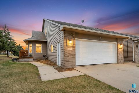 Photo of 6100 S Tomar Rd Road, Sioux Falls, SD 57108 (MLS # 22508480)