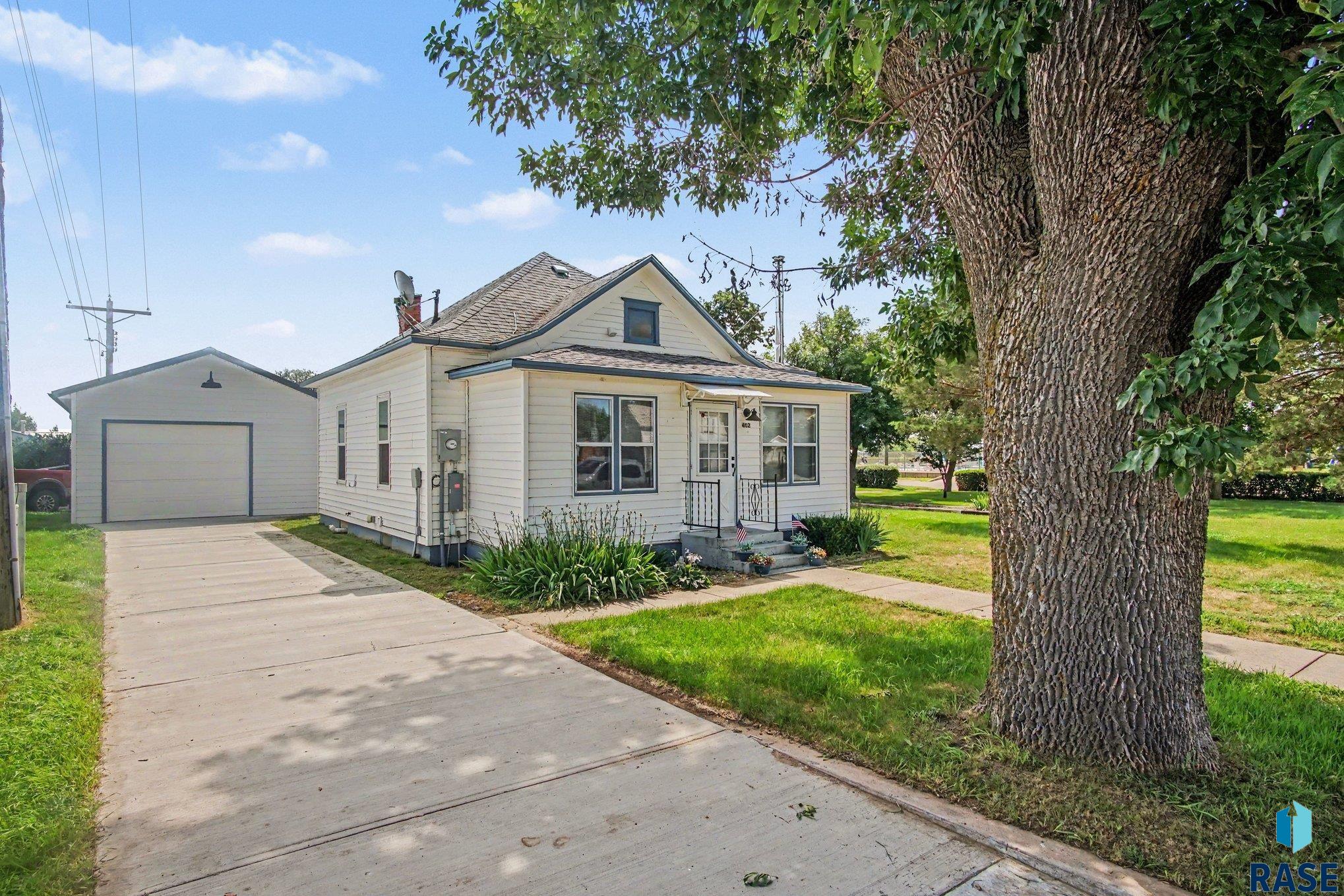 402 S Maple St - Photo 3