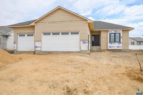 Photo of 818 Almond Ave, Harrisburg, SD 57032 (MLS # 22602408)