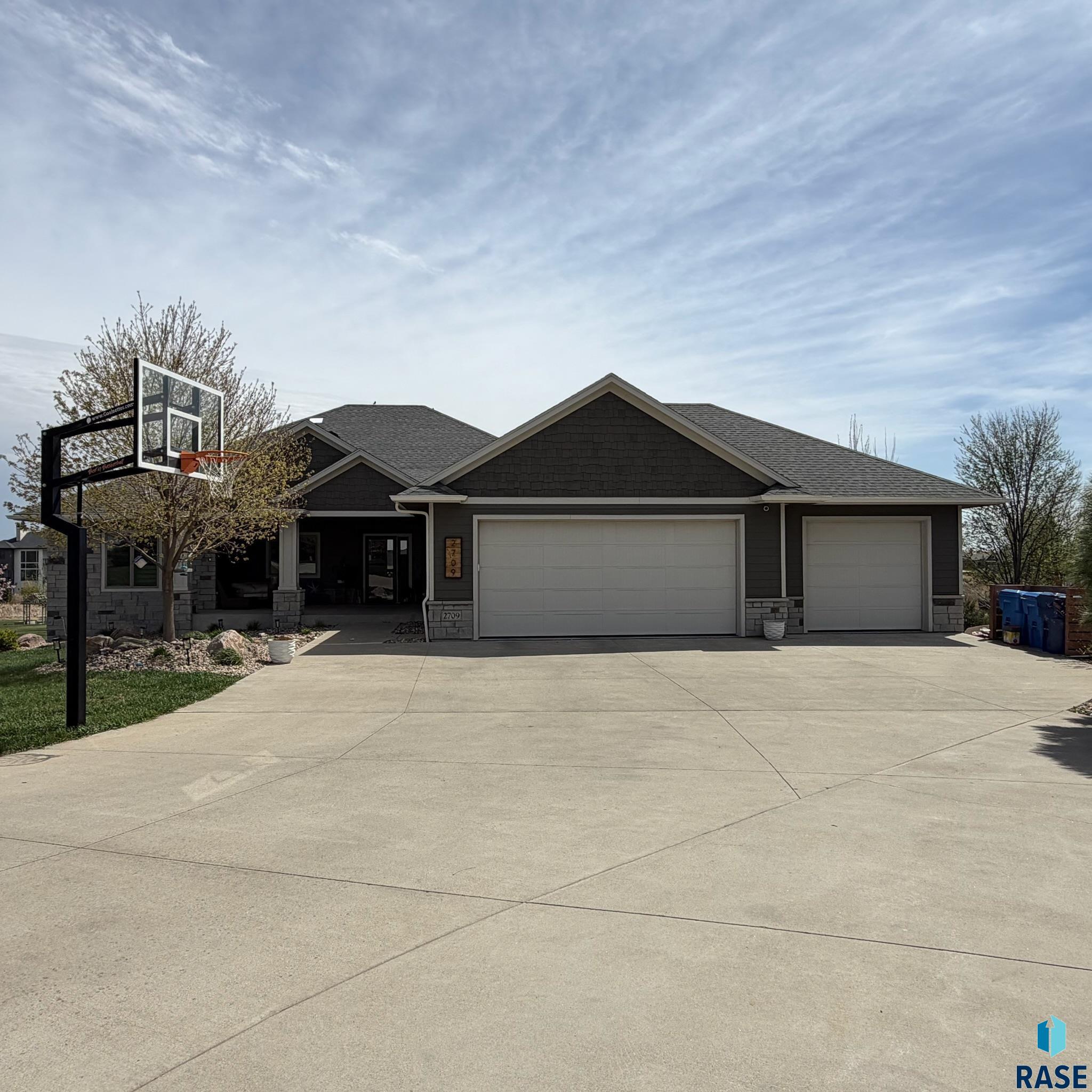 2709 W 90th St