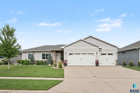 Homes For Sale - 8009 S Aspen Glen Drive<br/> Lincoln County, Sioux Falls, SD 57108
